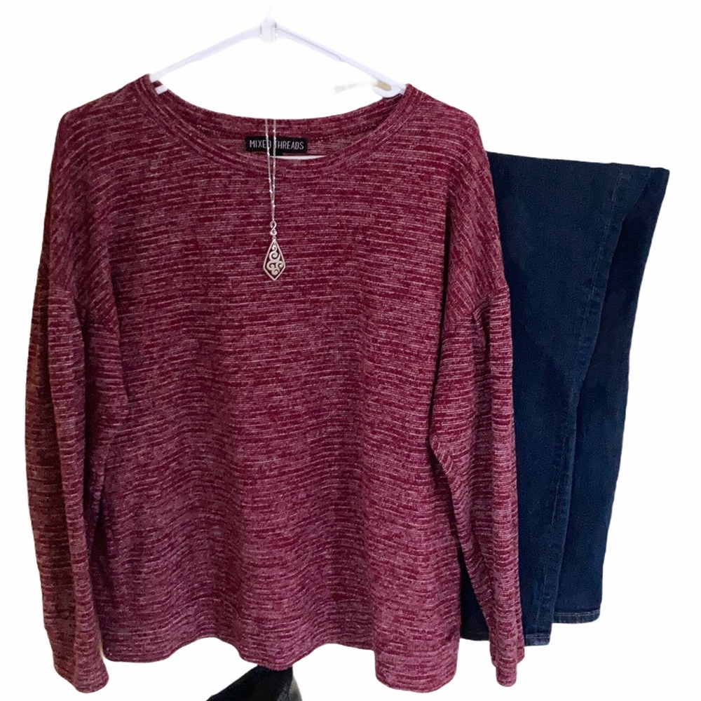 Stitchfix lightweight maroon sweater